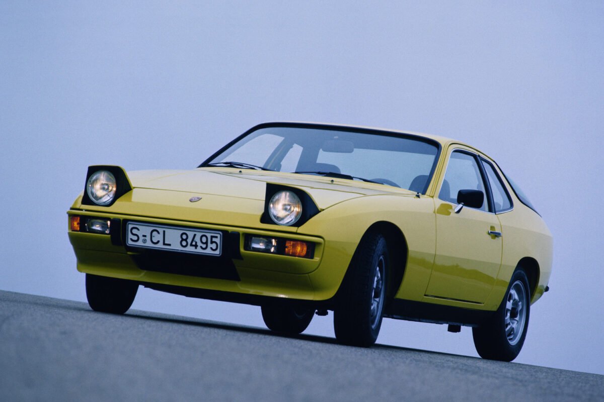 1976 Porsche 924 front