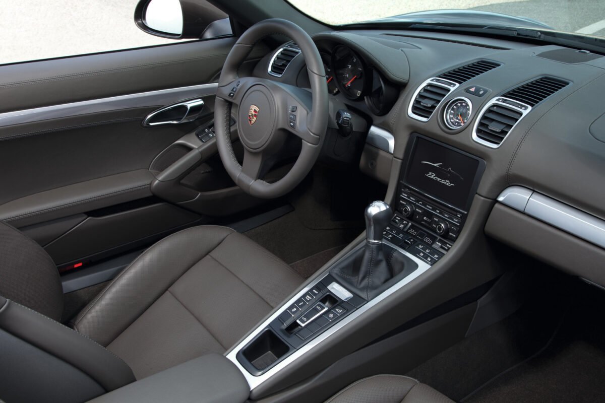 2013 Porsche Boxster interior