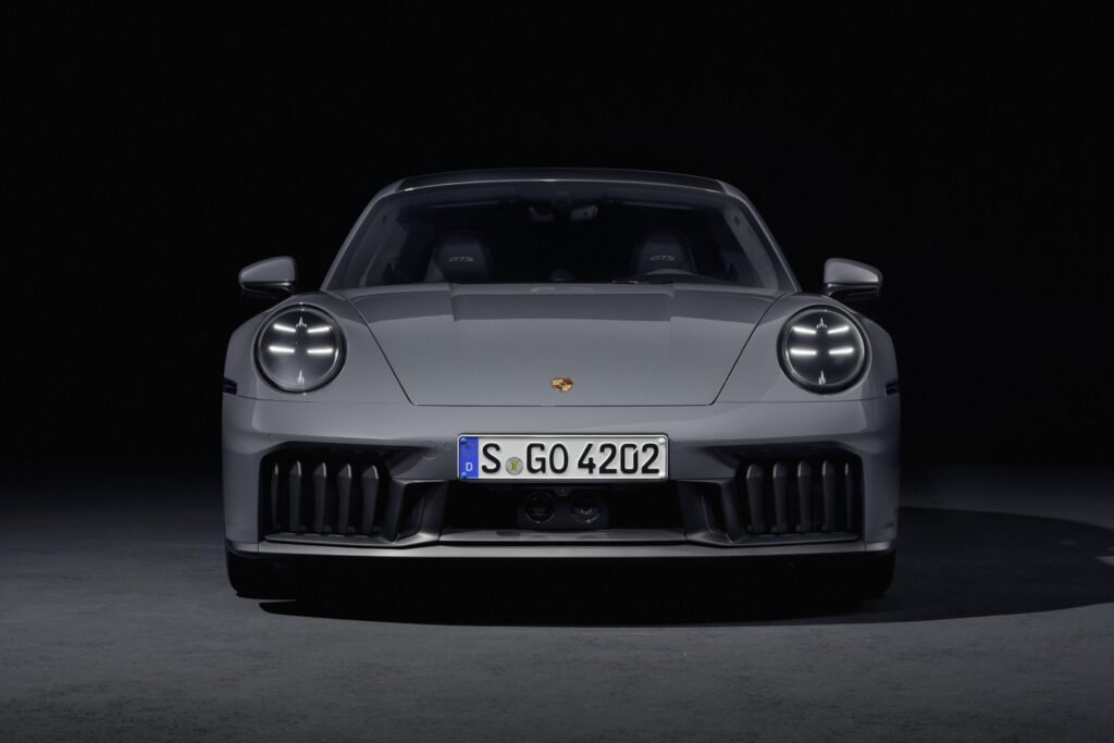 2025 Porsche 911 Carrera GTS exterior