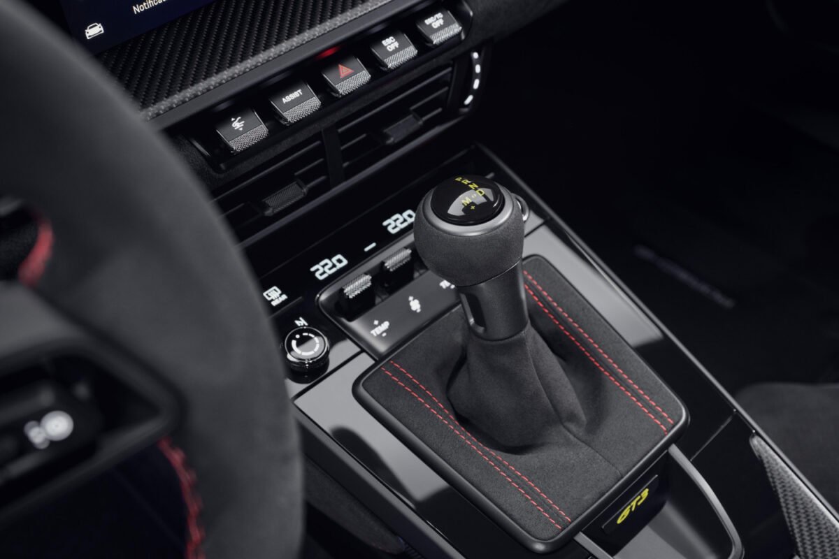 2025 Porsche 911 GT3 Interior gear lever