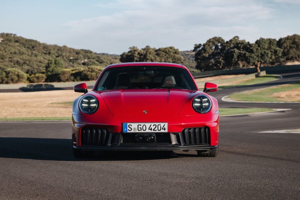 Porsche 911 Carrera 4 GTS Carmine Red front view