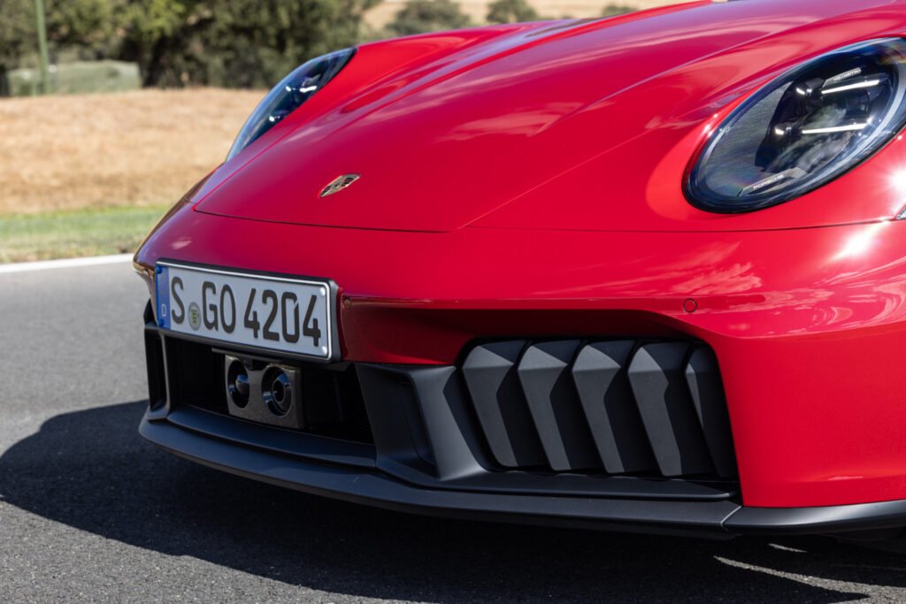 Porsche 911 Carrera 4 GTS Carmine Red detail