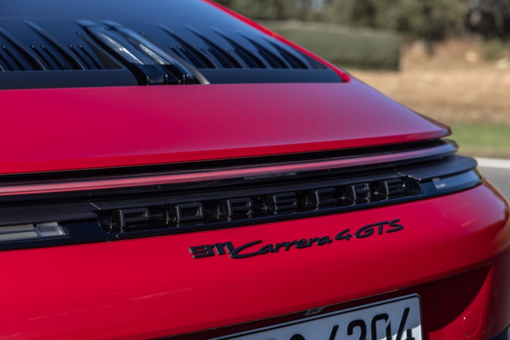 Porsche 911 Carrera 4 GTS Carmine Red detail